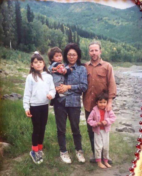 Image of Stan Zuray with his wife and kids