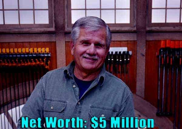 Image of General Contractor, Tom Silva net worth is $5 million