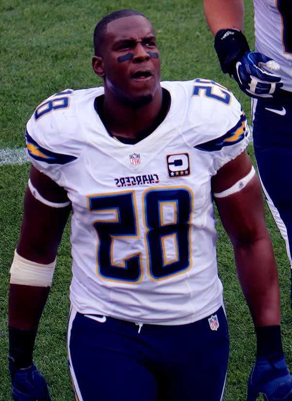Image of Antonio Gates height is 6 feet 4 inches