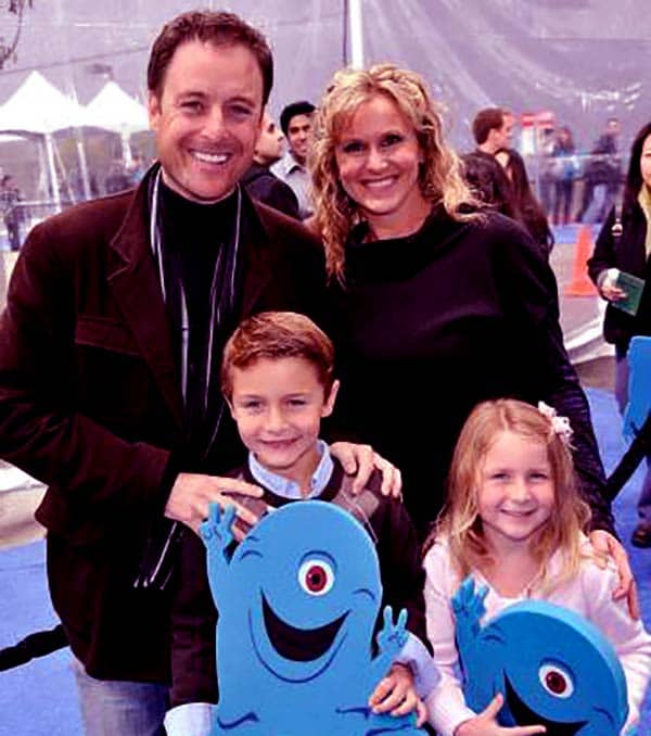 Image of Gwen Harrsion with her ex-husband Chris Harrison and with their kids Joshua Harrison (left) and Taylor Harrison (right)