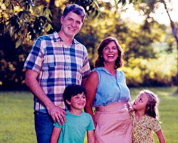 Image of Vivian Howard with her husband Ben Knight and with their kids