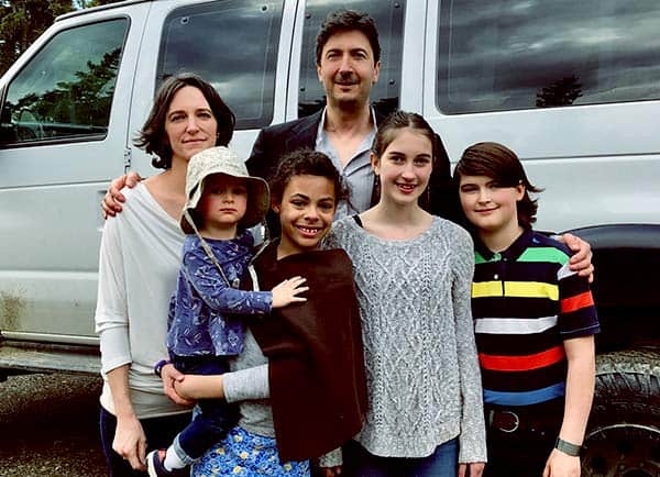 Image of Glenn Villeneuve with his wife Trisha Kazan and with their kids Amelia Atkins, Wolf Song, Willow Leaves and Agatha